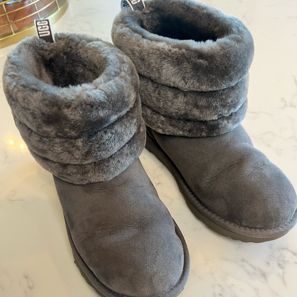 UGG boots!! US size 4!! Perfect condition